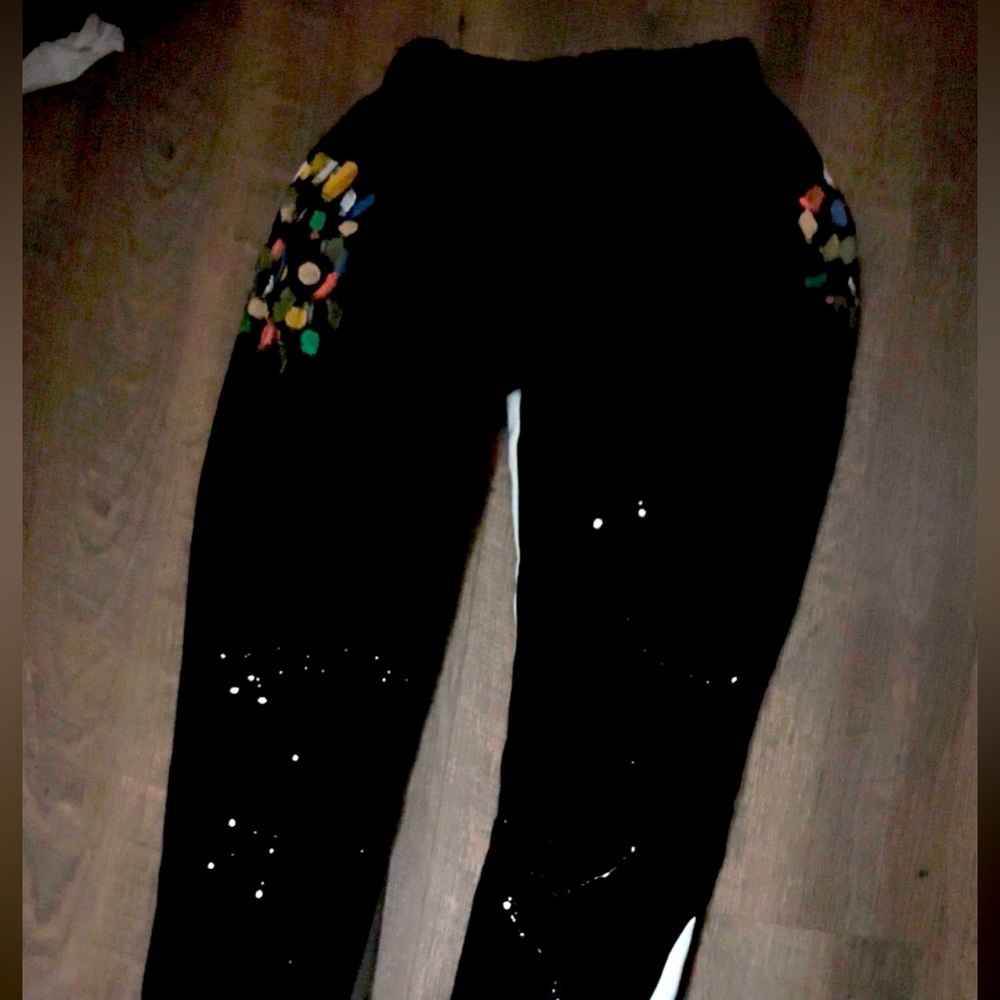 Im saying gallery dept pants size L fit like M